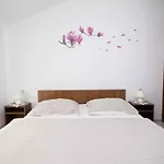 Apartament 16