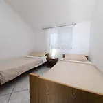 16 Apartament *