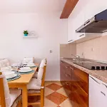 16 Apartament