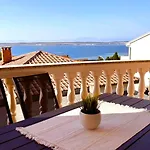 Apartament 16