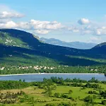 Apartament 16 *