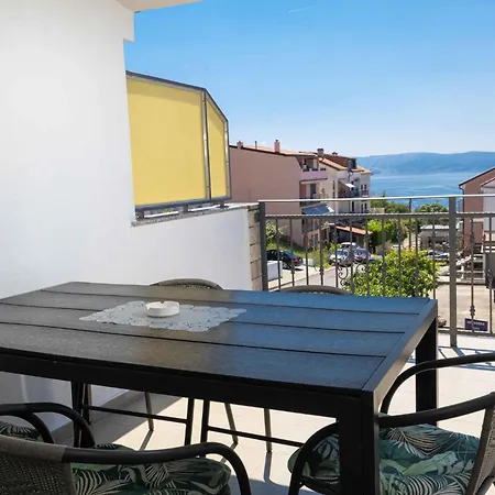 Appartement 16 *