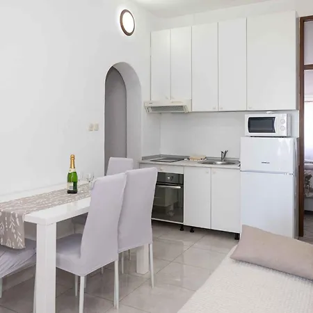 16 * Crikvenica