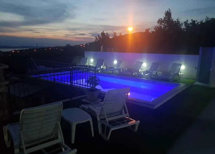 Апартаменты 16