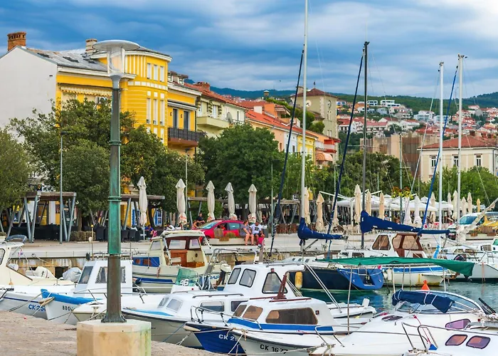 Апартаменты 16 *